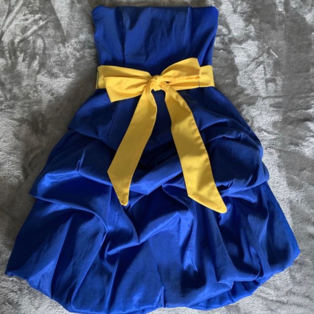 Prom Dress w/ removable Belt